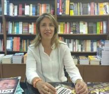 Profile picture for user Valeria Wanderley Teixeira